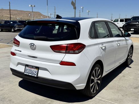 Used 2020 Hyundai Elantra GT w/ Style Package 02 FWD image 6