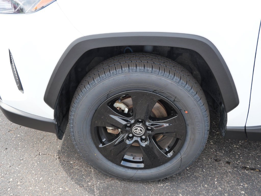 Certified 2025 Toyota RAV4 LE AWD/4WD image 8