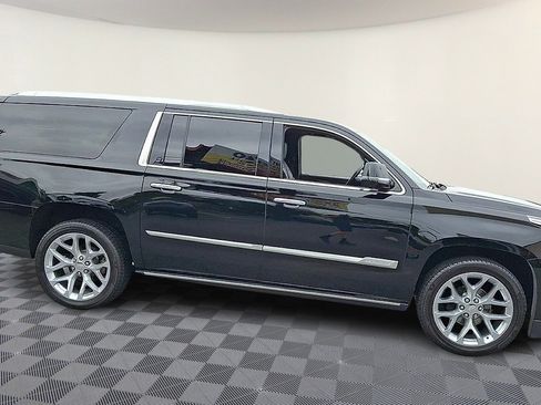 Used 2020 Cadillac Escalade ESV Platinum AWD/4WD image 9