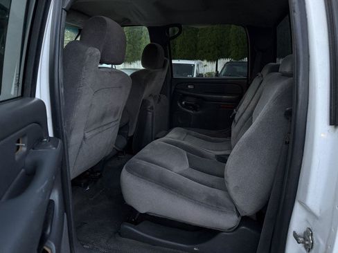 Used 2005 GMC Sierra 2500 SLE w/ Heavy-Duty Power Package AWD/4WD image 8