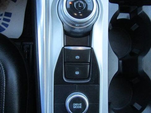 Used 2022 Ford Explorer Limited w/ Equipment Group 301A AWD/4WD image 15