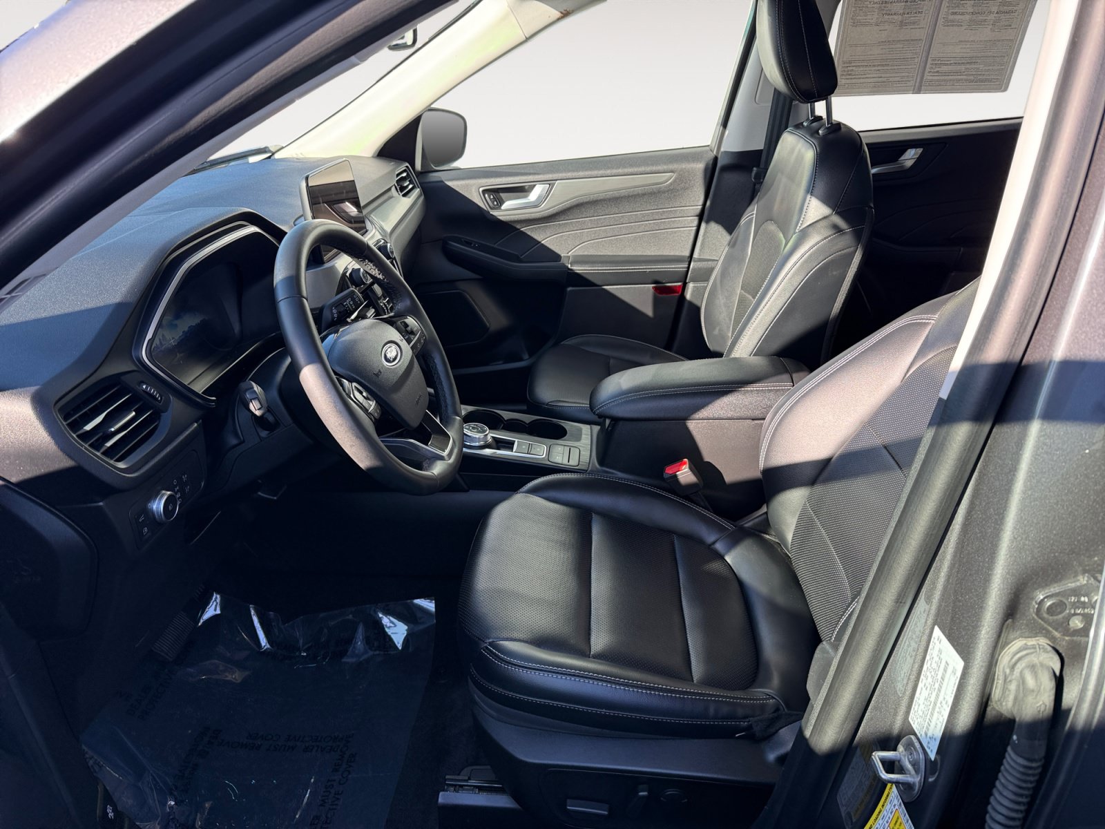 Used 2022 Ford Escape Titanium AWD/4WD image 10