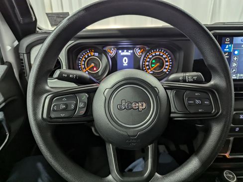 Used 2024 Jeep Gladiator Sport image 15