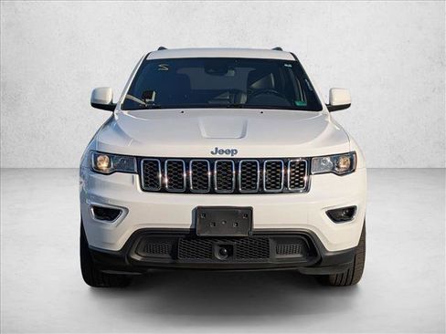 Used 2021 Jeep Grand Cherokee Laredo X AWD/4WD image 3