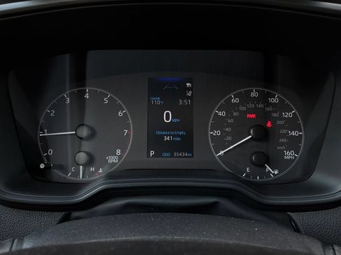 Used 2025 Toyota Corolla LE FWD image 38