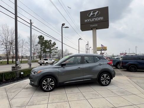 Used 2020 Nissan Kicks SR w/ SR Premium Package image 5