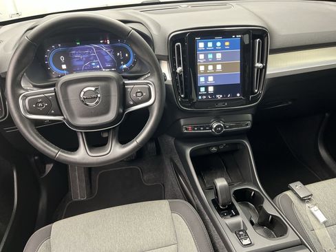 Used 2025 Volvo XC40 B5 Core image 14