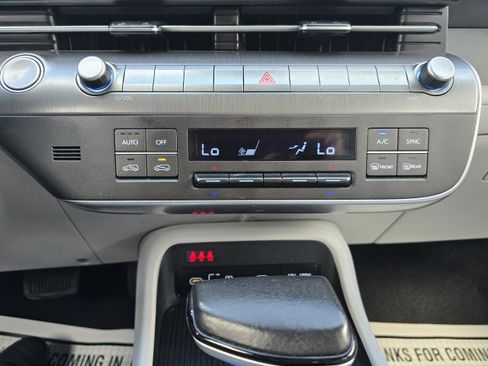 Used 2024 Hyundai Kona SEL image 24