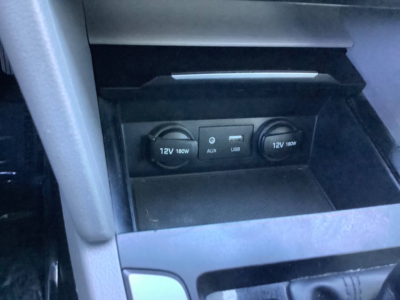 Used 2017 Hyundai Elantra SE FWD image 35