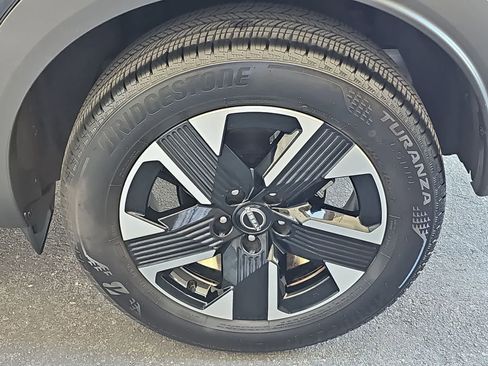 Used 2025 Nissan Kicks SR FWD image 12