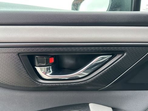 Used 2025 Subaru Outback Premium AWD/4WD image 18