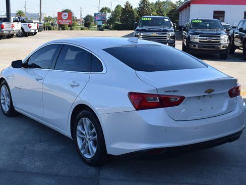 Used 2016 Chevrolet Malibu LT w/ Leather Package FWD image 5