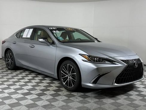 Used 2025 Lexus ES 350 w/ Premium Package FWD image 11