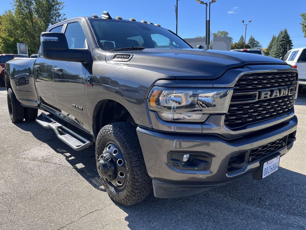 Used 2024 RAM 3500 Big Horn w/ Night Edition AWD/4WD image 4