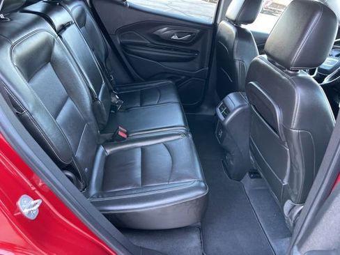 Used 2022 GMC Terrain SLT w/ Elevation Edition image 18