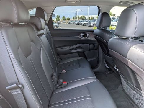 Used 2022 Kia Sorento S w/ Panoramic Sunroof Package AWD/4WD image 31
