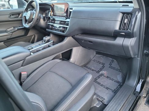 Used 2024 Nissan Pathfinder SV AWD/4WD image 21