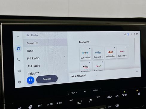 Used 2025 Toyota bZ4X FWD image 21