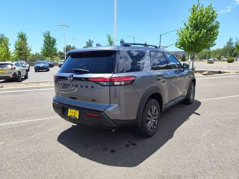 Used 2025 Nissan Pathfinder SV w/ Black Appearance Package AWD/4WD image 3