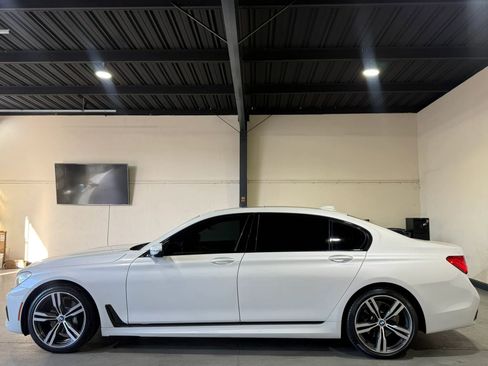 Used 2016 BMW 740i RWD image 5