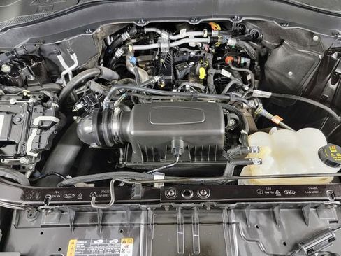 Used 2023 Ford Explorer XLT w/ Equipment Group 202A AWD/4WD image 36