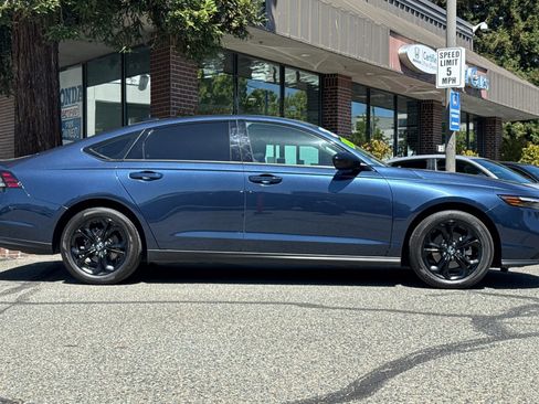 Used 2025 Honda Accord SE image 3