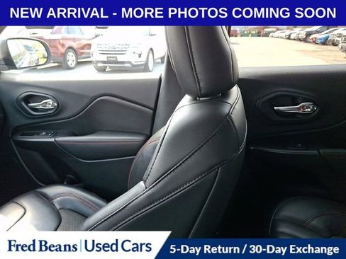 Used 2020 Jeep Cherokee Trailhawk w/ Cold Weather Group AWD/4WD image 19