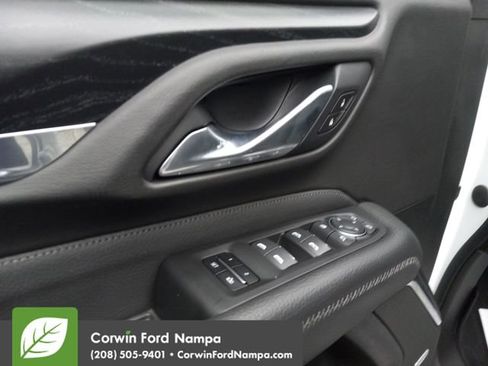 Used 2021 GMC Yukon XL Denali w/ Advanced Technology Package AWD/4WD image 11