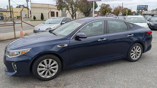 Used 2018 Kia Optima S FWD image 3