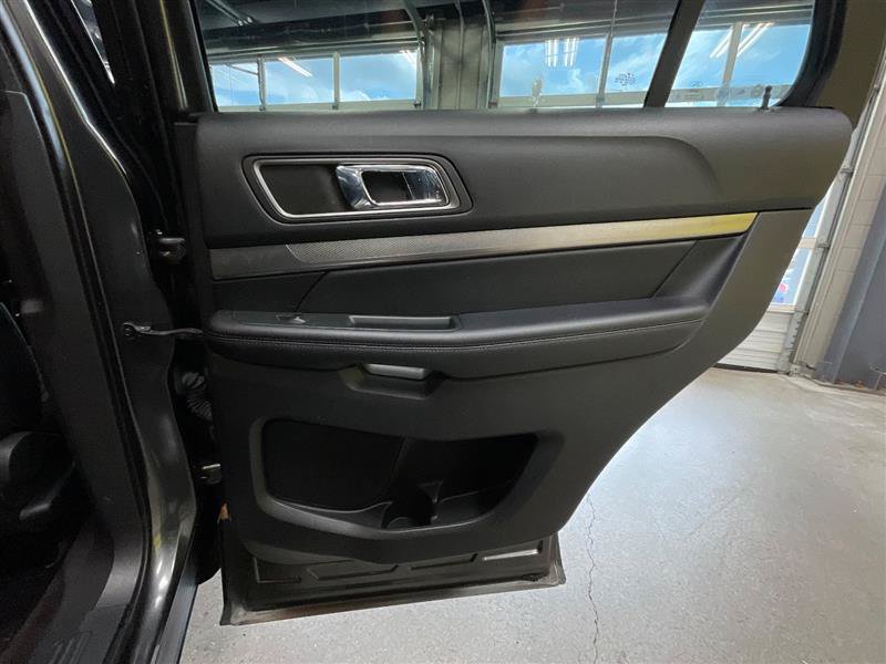 Used 2018 Ford Explorer XLT w/ Class II Trailer Tow Package FWD image 25