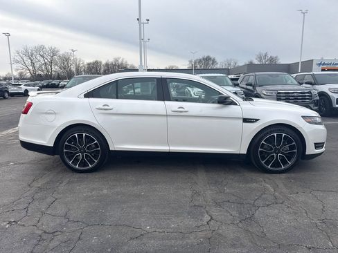 Used 2018 Ford Taurus SHO image 7