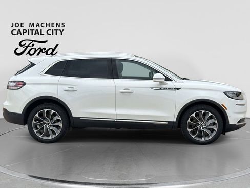 Used 2022 Lincoln Nautilus Reserve AWD/4WD image 3