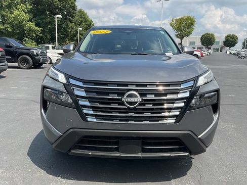 Used 2024 Nissan Rogue SV FWD image 4
