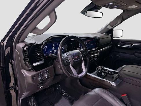 Used 2023 GMC Sierra 1500 SLT AWD/4WD image 9