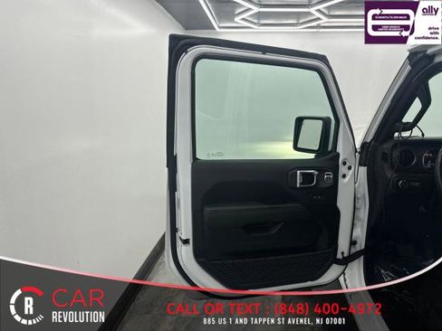 Used 2021 Jeep Wrangler Unlimited Sahara AWD/4WD image 14