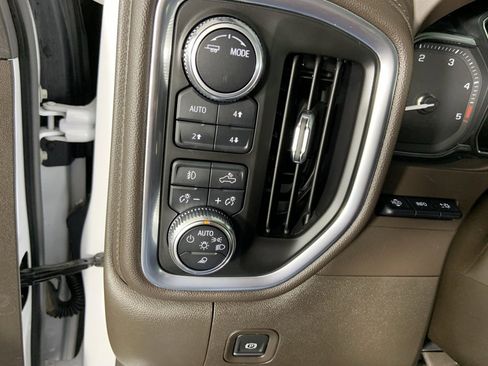 Used 2022 GMC Sierra 3500 Denali w/ Denali Ultimate Package image 10
