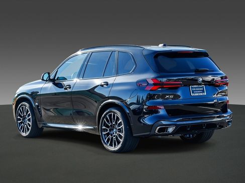 Used 2025 BMW X5 xDrive50e w/ Executive Package image 2