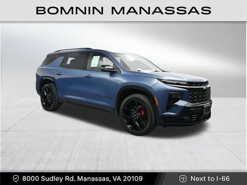 Used 2024 Chevrolet Traverse RS image 2