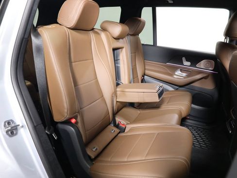 Used 2025 Mercedes-Benz GLS 450 4MATIC image 61