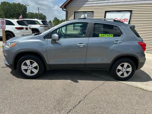 Used 2019 Chevrolet Trax LT w/ LT Convenience Package AWD/4WD image 8
