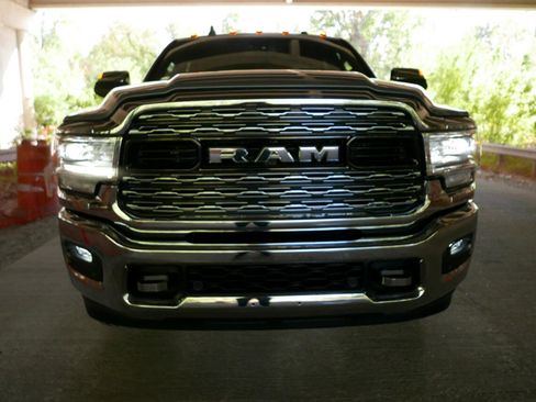 Used 2022 RAM 3500 Limited image 29