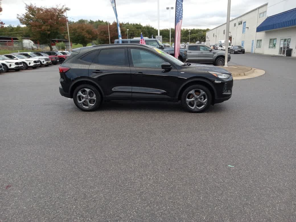 Used 2025 Ford Escape ST-Line Select AWD/4WD image 8