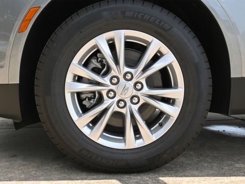 New 2025 Cadillac XT5 Luxury image 29