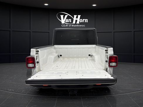 Used 2021 Jeep Gladiator Mojave w/ Trailer Tow Package AWD/4WD image 9