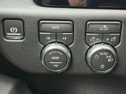 New 2026 GMC Sierra 1500 SLE AWD/4WD image 28