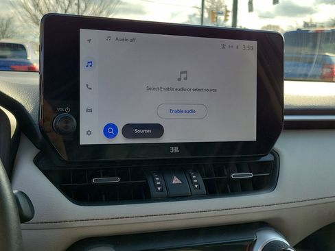 Used 2023 Toyota RAV4 XLE Premium image 27