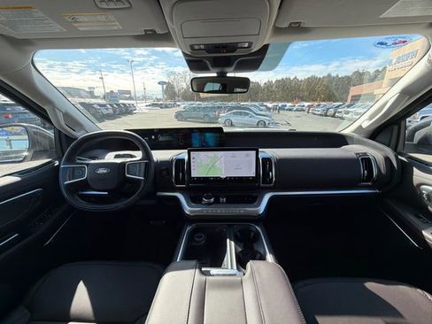 New 2025 Ford Expedition Max Platinum w/ Platinum Ultimate Package image 16