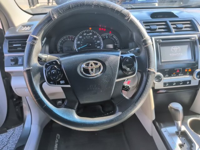Used 2014 Toyota Camry LE FWD image 15