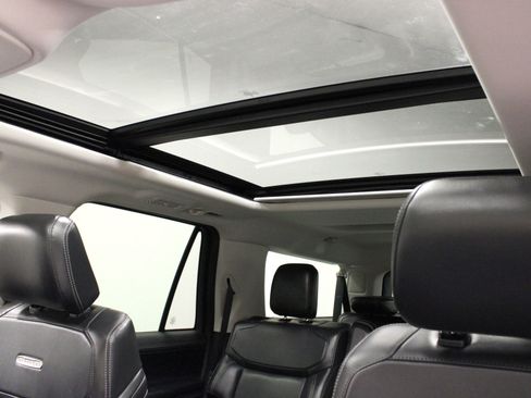 Used 2025 Ford Expedition Max Platinum AWD/4WD image 10