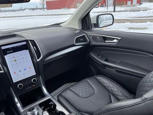 Used 2023 Ford Edge Titanium image 15
